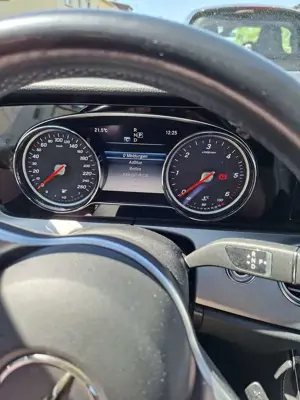 Mercedes-Benz E 300 E 300 d T 9G-TRONIC Exclusive PanoStd-Heizung