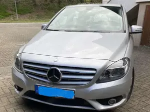 Mercedes-Benz B 180 B 180 (BlueEFFICIENCY) 7G-DCT