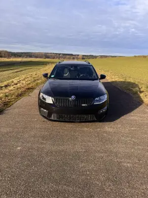 Skoda Octavia Octavia III Combi Diesel Combi 2.0 TDI (Green tec) DSG RS