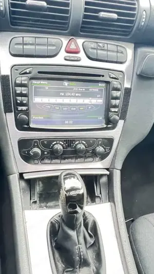 Mercedes-Benz C 180 C-Klasse Sportcoupe Kompressor GasBenzin Bild 5