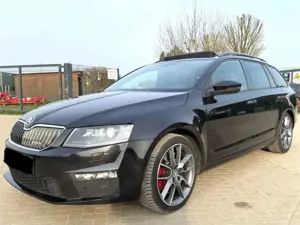 Skoda Octavia Combi RS*AUTOMATIK*DSG*PANO*VOLL*AHK*