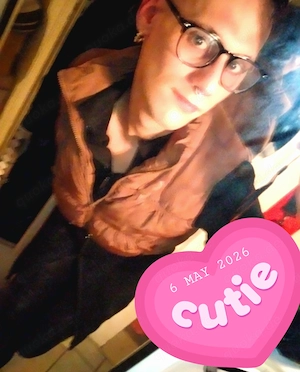 Femboy aus Duisburg schluckt für 20  Bild 4