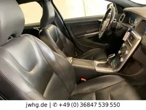 Volvo V60 AWD Plug-In Navi LED Voll-Leder Tempo Bild 3