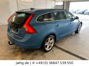 Volvo V60 AWD Plug-In Navi LED Voll-Leder Tempo Bild 4