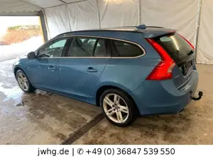 Volvo V60 AWD Plug-In Navi LED Voll-Leder Tempo Bild 5