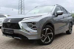 Mitsubishi Eclipse Cross Top 4WD Pano Navi ACC HUD LED