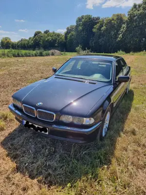 BMW 750