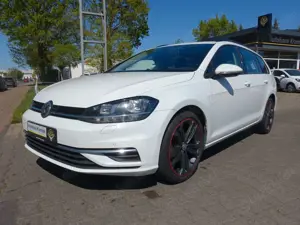 Volkswagen Golf VII Var. Comfortline Navi Massage Standhzg.