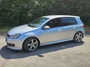 Volkswagen Golf Golf 2.0 TDI DPF Highline R-Line Bild 2