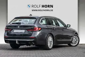 BMW 530 d xDrive Touring Luxury Line Panod. AHK adLED Bild 2