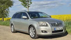Toyota Avensis 2.0 VVT-i Combi Automatik Executive