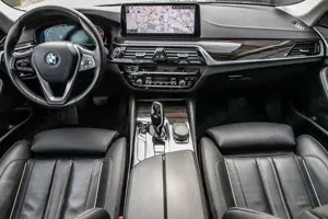 BMW 530 d xDrive Touring Luxury Line Panod. AHK adLED Bild 4
