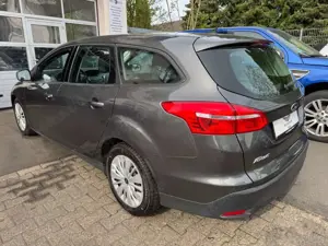 Ford Focus Turnier *KUPPLUNG DEFEKT! *LENKRADHEIZUNG Bild 5