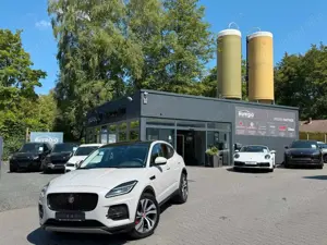 Jaguar E-Pace E-PACE SE AWD Aut. 1 Hand - LED - Panorama /// Bild 3
