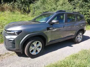 Dacia Bigster TCE140 MH Essential R-Kamera PDC Alus 17" DAB+