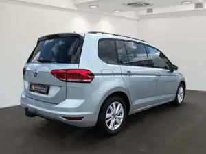 Volkswagen Touran Highline 1,5 l 7-Gang DSG Rückfahrkamera Bild 5