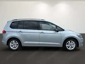 Volkswagen Touran Highline 1,5 l 7-Gang DSG Rückfahrkamera Bild 4