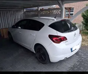 Opel Astra 2.0 CDTI DPF 150 Jahre