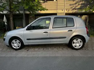 Renault Clio 1.4 Automatik Initiale Bild 2