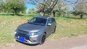 Mitsubishi Outlander PHEV Intro Edition 4WD