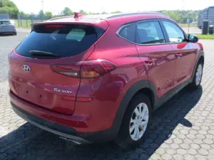 Hyundai TUCSON 1.6 CRDi Trend 2WD *NAVI/KAMERA/SITZHZG* Bild 4
