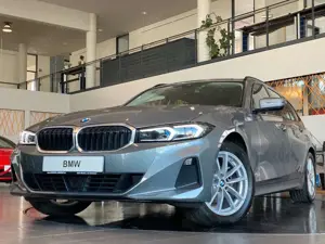 BMW 318 d Touring Curved DrivingA SportS Kam LED ACC