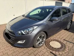 Hyundai i30 i30 blue Kombi 1.6 CRDi Passion mit abnehmbarer AHK