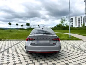 Skoda Octavia 2.0 TDI DSG RS Plus Bild 3