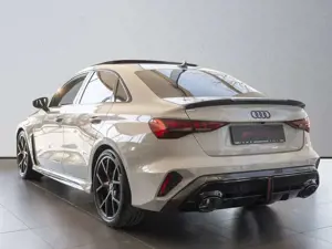Audi RS3 Limousine 2.5 TFSI quattro Sportabgas/Sonos/Schalensitze/Dynamik/P Bild 4