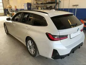 BMW 320 320d Touring xDrive Aut.M Sport Bild 3