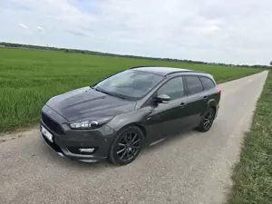 Ford Focus Turnier 1.5 EcoBoost Start-Stopp-System Aut. ST-Li