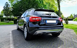 Mercedes-Benz GLA 220 GLA Diesel d 4Matic 7G-DCT Urban Bild 3