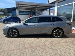 Volkswagen Passat 2.0 TDI 4M R-Line Matrix AHK HeadUp DCC EasyOpen Bild 3