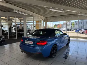 BMW 220 i Cabrio M Sportpaket LED/NAVI/MEMORY/PDC V-H Bild 3