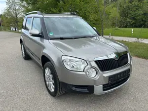 Skoda Yeti Elegance 4x4 Navi Panorama Temp. AHK ALU
