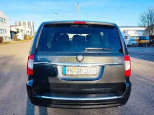 Lancia Voyager Gold 2.8 JTDM ***XENON+NAVI+2xDVD+KAM*** Bild 5
