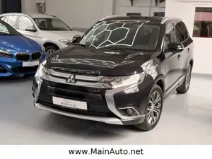Mitsubishi Outlander Plus 4WD Aut/7-Sitze/NAVI/CAM/KeyGO
