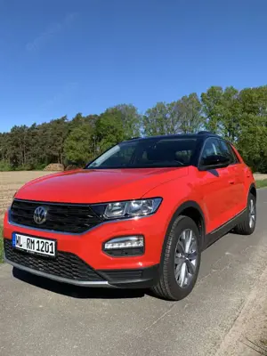 Volkswagen T-Roc T-Roc Style Navi Touch Panorama Schiebedach 1. Hand nur 16.000 km !