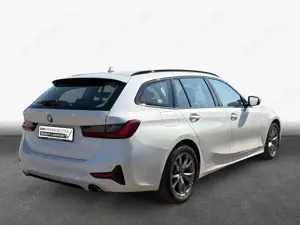 BMW 318 d Touring Aut. Sport Line *CarPlay*SHZ* Bild 2