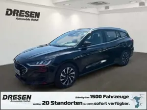 Ford Focus Turnier 1.0 EcoBoost Titanium + Ganzjahresreifen +