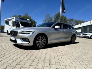 Volvo V60 Kombi T8 Inscription AWD *LED Navi Leder AHK