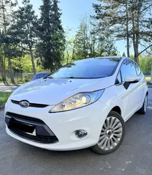 Ford Fiesta 1.25 Titanium Zahnriemen Scheckheft 8 Fach ALU