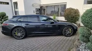 Porsche Panamera E-Hybrid Sport Turismo- 4 WD/Panorama/Luftfederung