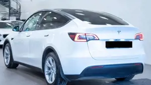 Tesla Model Y RWD *PANO* Bild 2