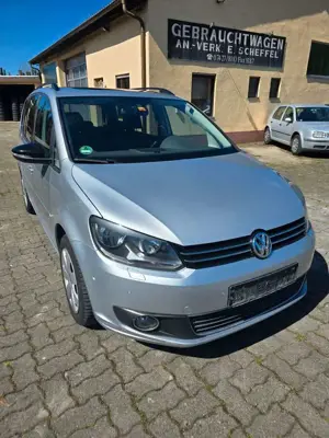 Volkswagen Touran 1.4 TSI/7-Sitzer/ el. Panoramadach/Euro 5 Bild 2