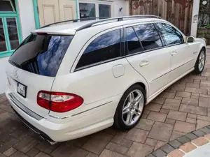 Mercedes-Benz E 55 AMG E 55 AMG T Sammler Holz Dynamic Seats Bild 4