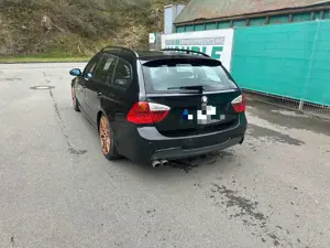 BMW 320 320d DPF Touring  M Paket Ponoramadach Alcantara Bild 4