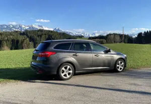 Ford Focus Turnier, 2,0 l, AHK, Zahnr+KD+TÜV neu