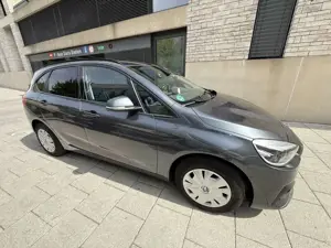 BMW 218 2er Active Tourer 218i Active Tourer Bild 3