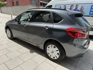 BMW 218 2er Active Tourer 218i Active Tourer Bild 2